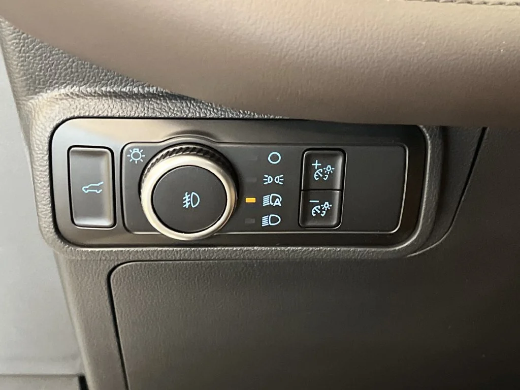 New 2026 Star White Metallic Tri-Coat Ford Platinum™ image 29