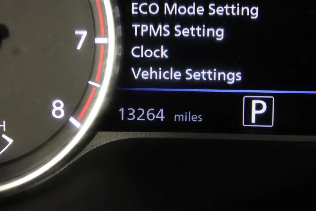 Certified Used 2024 Gray Nissan SR image 29