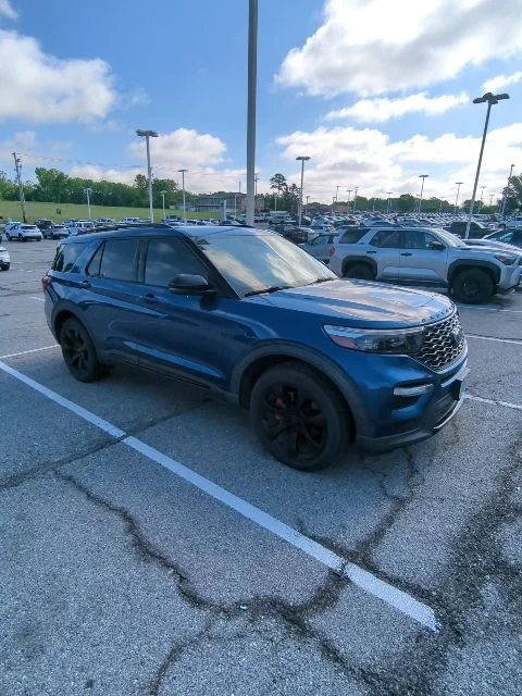 Used 2020 Blue Ford ST image 9