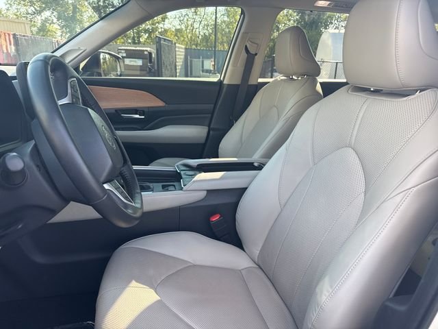 Used 2024 White Toyota Limited image 13