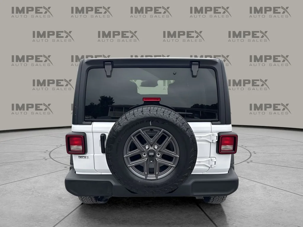 Used 2025 White Jeep Sport S image 4