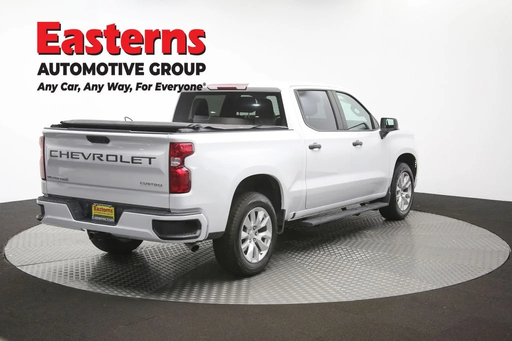 Used 2023 White Chevrolet Custom image 41