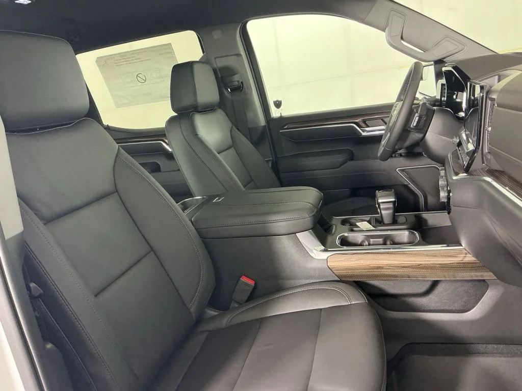 New 2026 White Chevrolet LT image 10