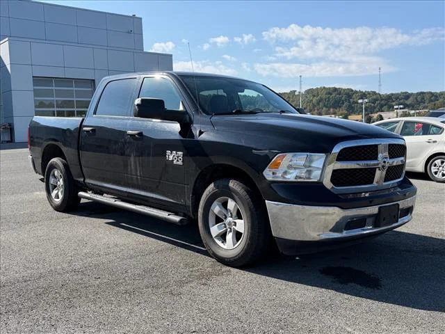 Used 2022 Diamond Black Crystal Pearlcoat Ram SLT image 2