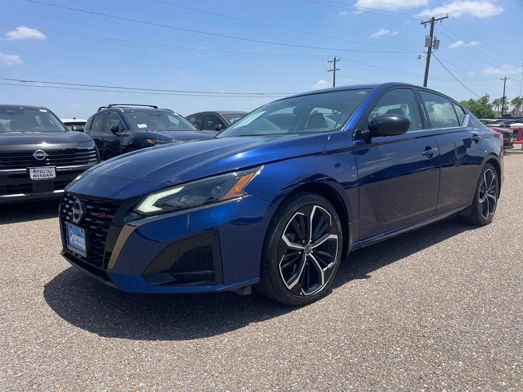 Certified Used 2023 Blue Nissan 2.5 SR image 3
