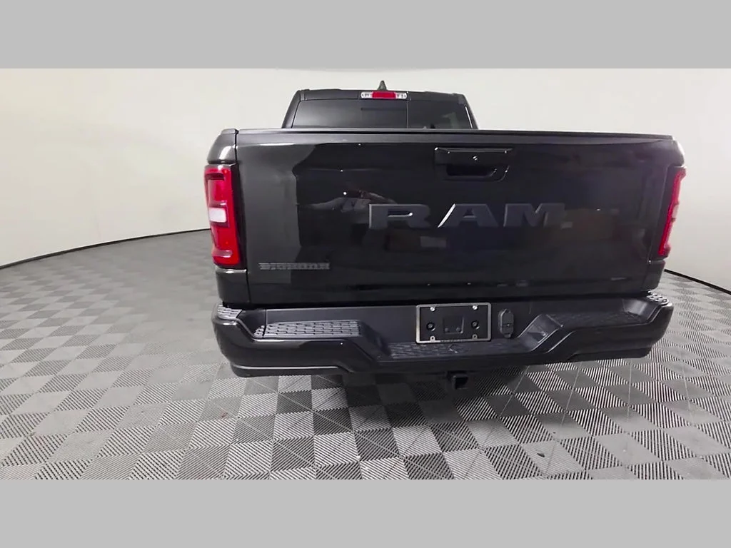 New 2027 Diamond Black Crystal Pearl-Coat Exterior Paint RAM Big Horn image 32