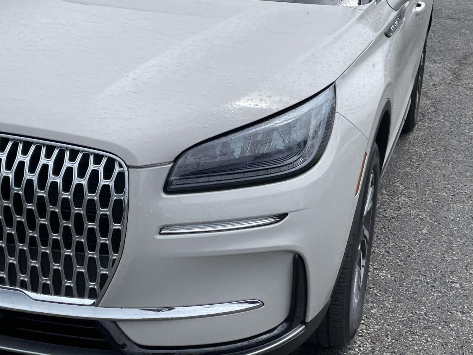 Used 2023 Ceramic Pearl Lincoln Standard image 13