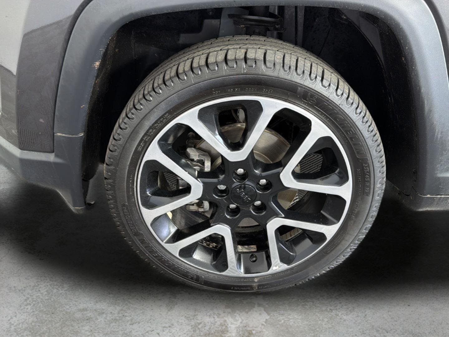 Used 2019 Granite Crystal Metallic Clearcoat Jeep Limited image 13