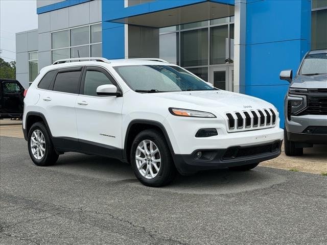 Used 2018 Bright White Clearcoat Jeep Latitude image 7