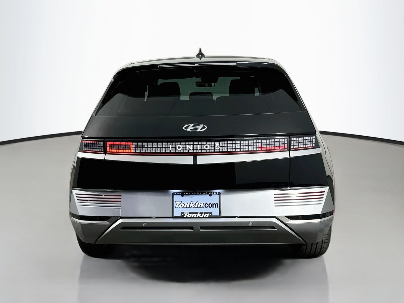 Used 2024 Abyss Black Hyundai Limited image 6