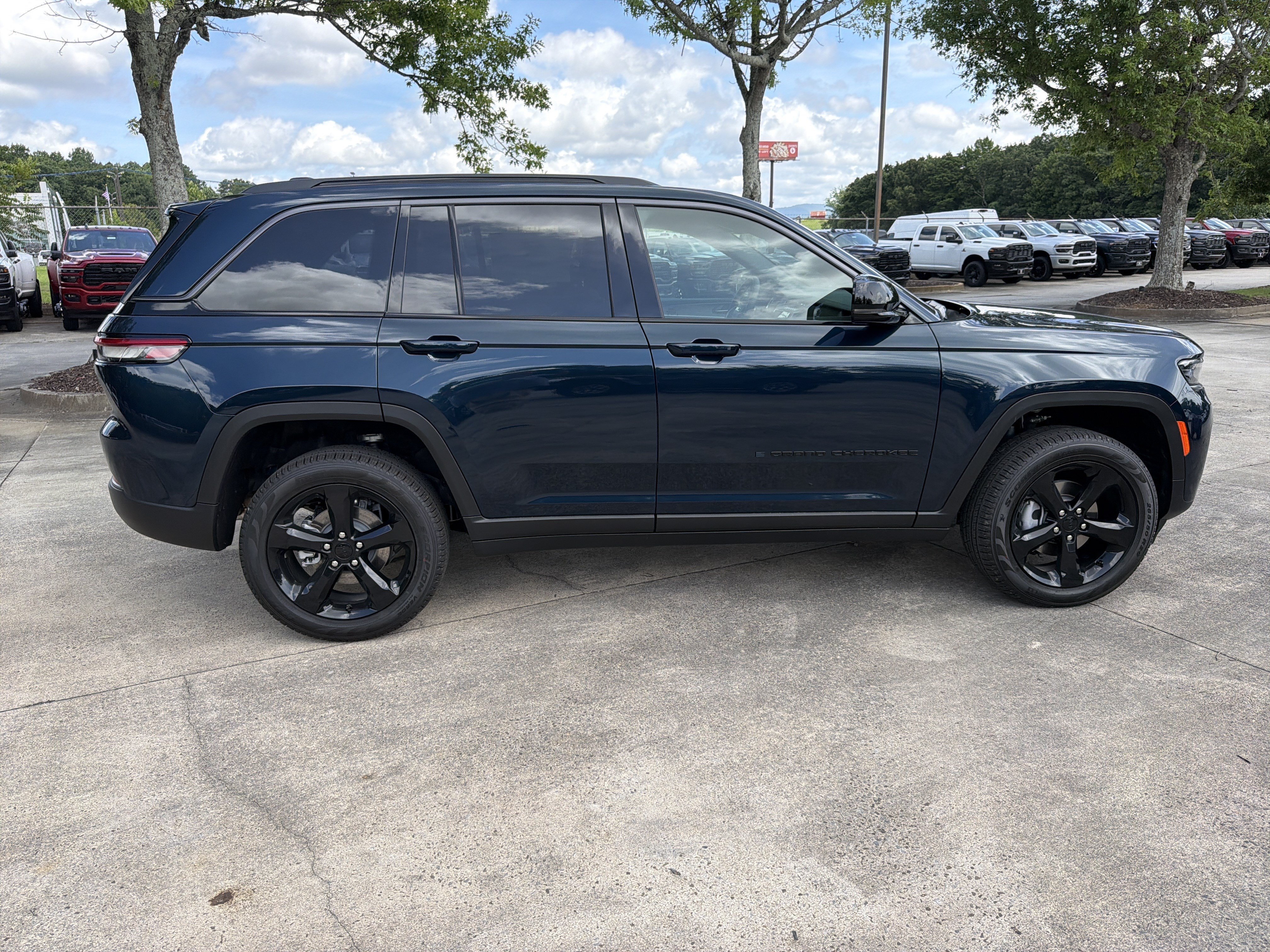 New 2026 Fathom Blue Pearlcoat Jeep Limited image 8