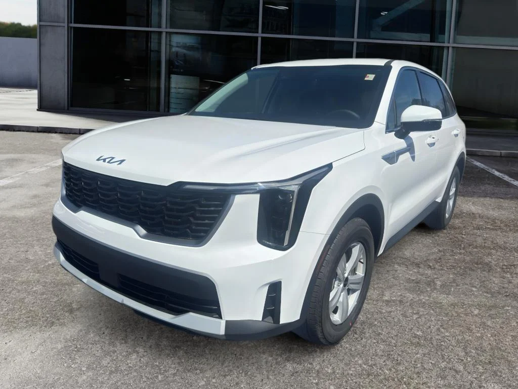 2026 Kia Sorento LX AT's photo