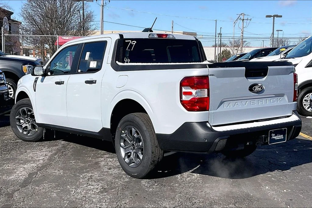 New 2026 Space White Metallic Ford XLT image 6