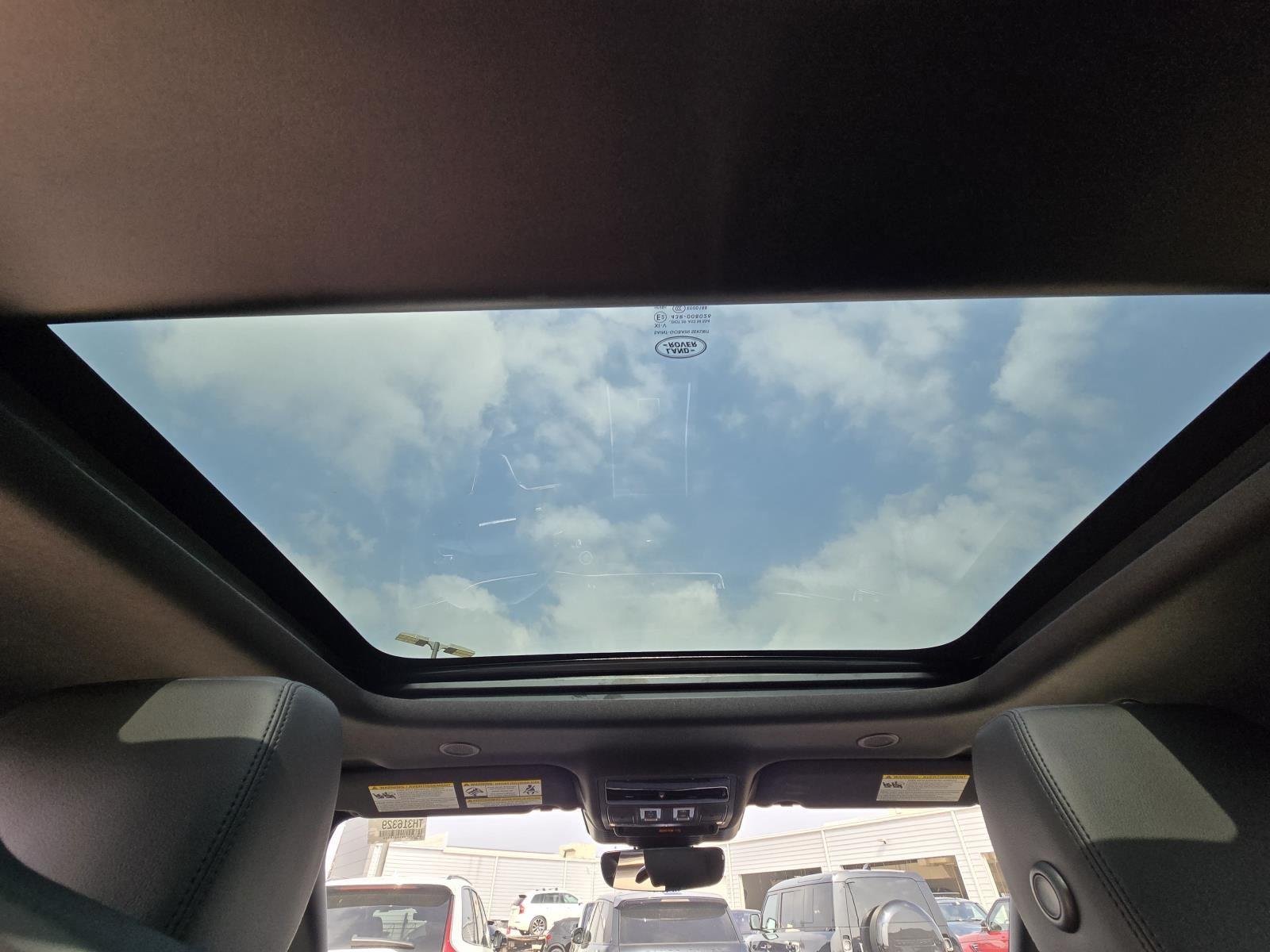 New 2026 Seoul Pearl Silver Land Rover Core S image 28