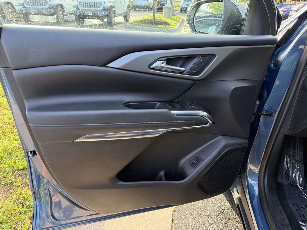 Used 2025 Blue Chevrolet LT image 31