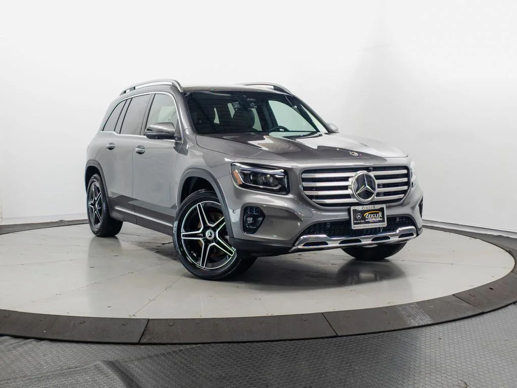 Certified Used 2026  Mercedes-Benz GLB 250 image 1