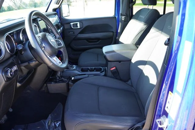 Used 2019 Blue Jeep Unlimited Sahara image 16