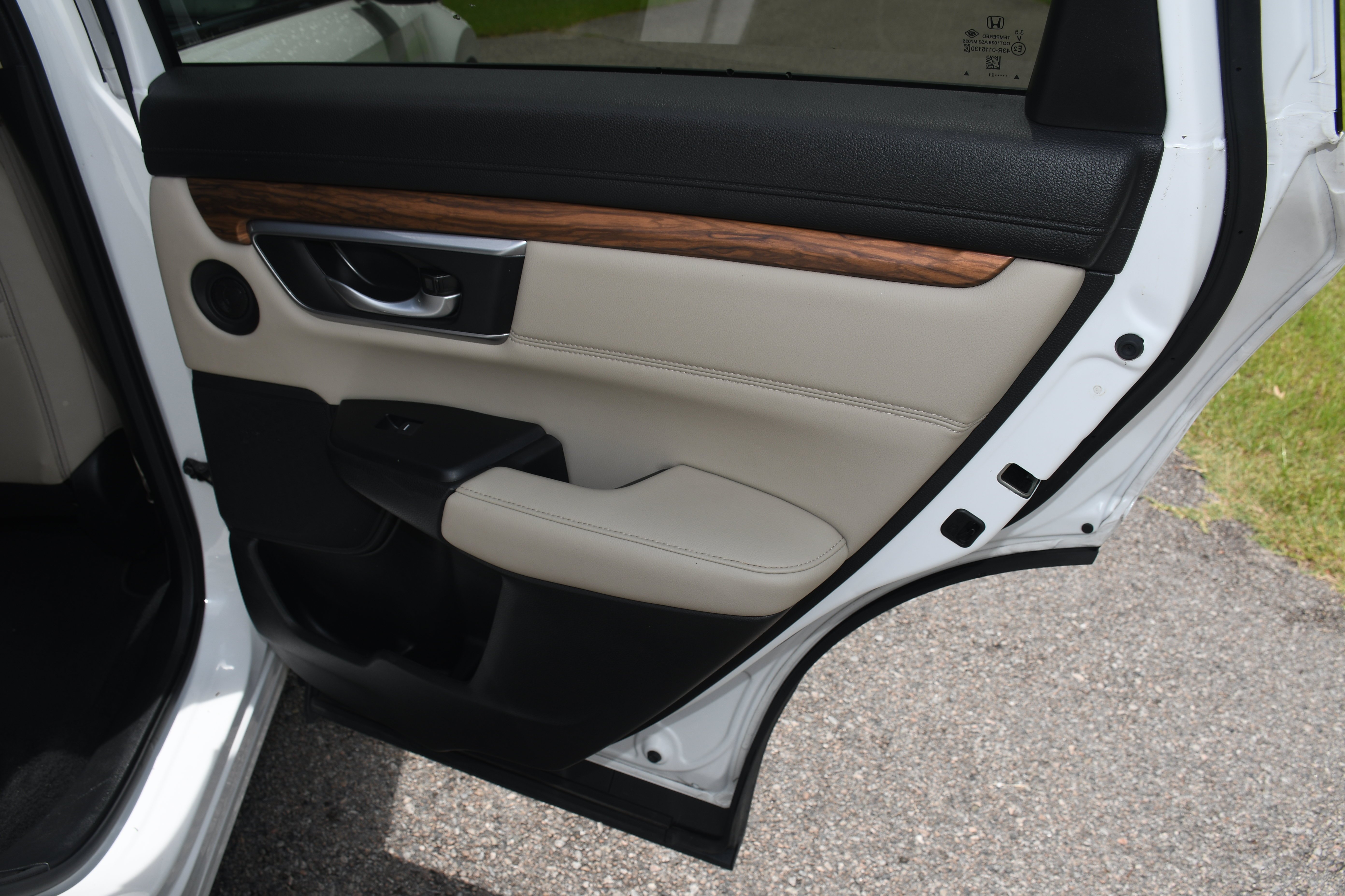 Used 2021 Silver Honda EX-L image 21