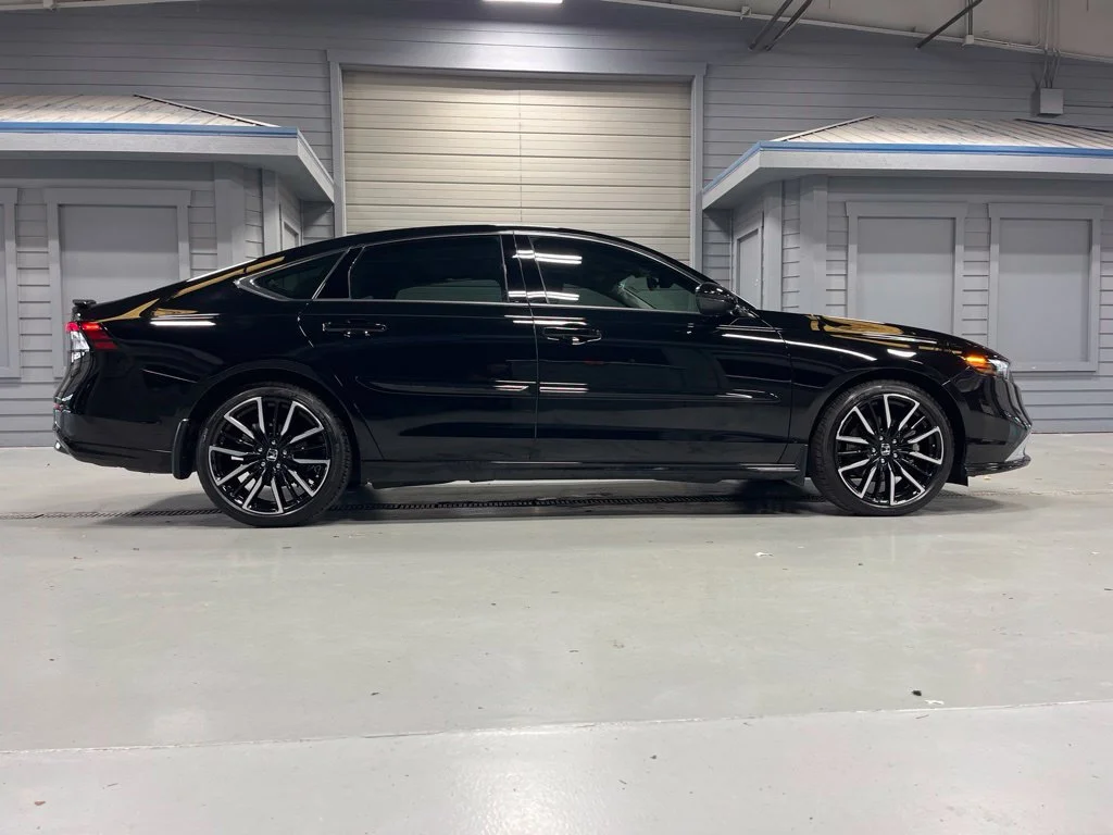 Certified Used 2025 Crystal Black Pearl Honda HYBRID TOURING image 8