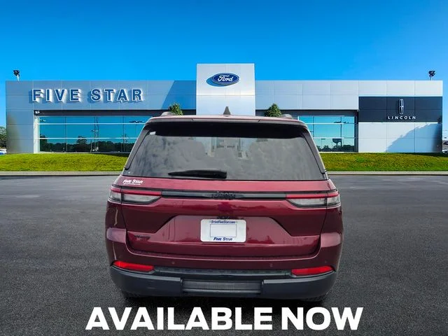 Used 2025 Red Jeep Altitude image 6