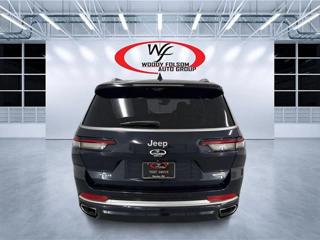 Used 2023 Black Jeep Summit image 5