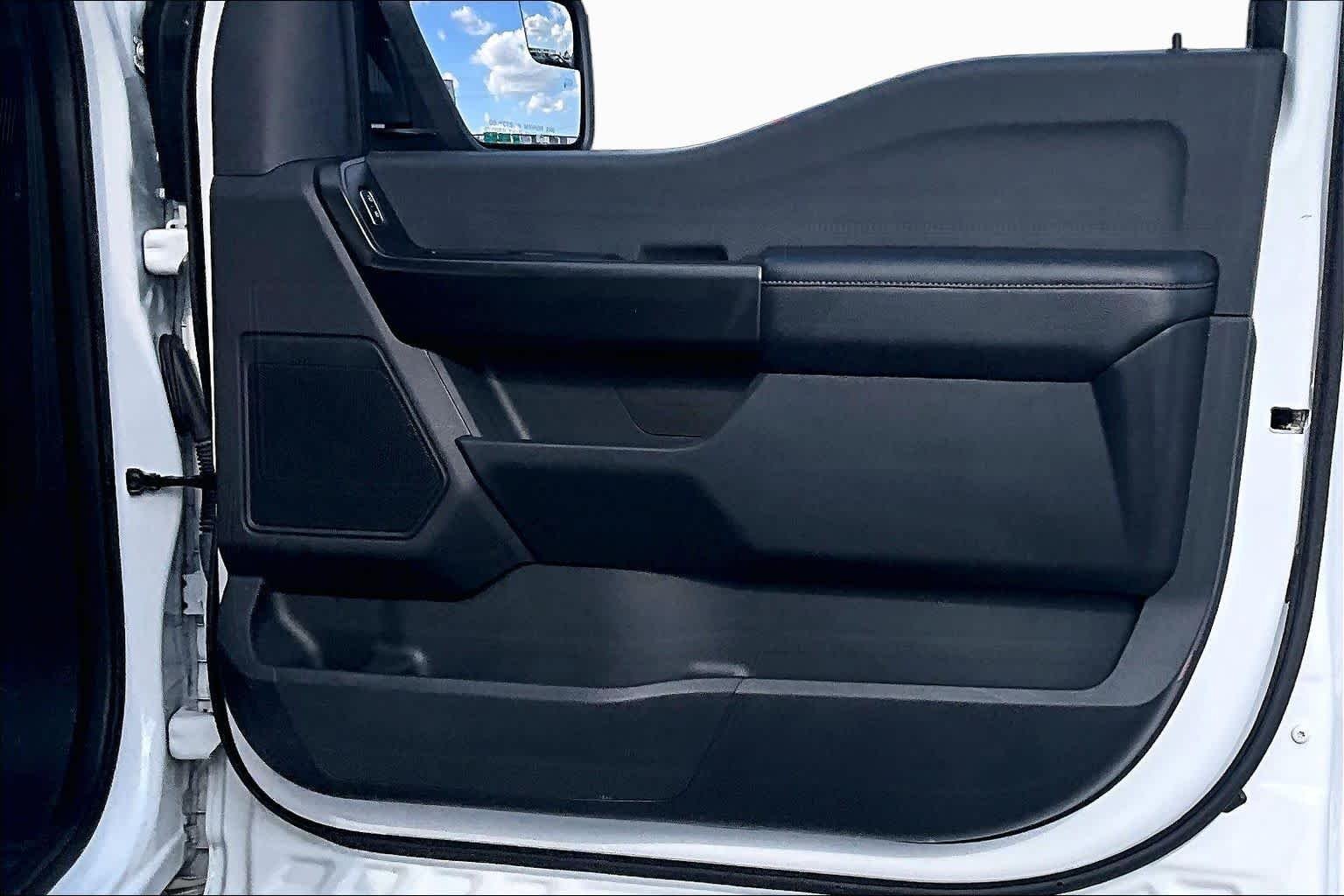Used 2022 Oxford White Ford XL image 23