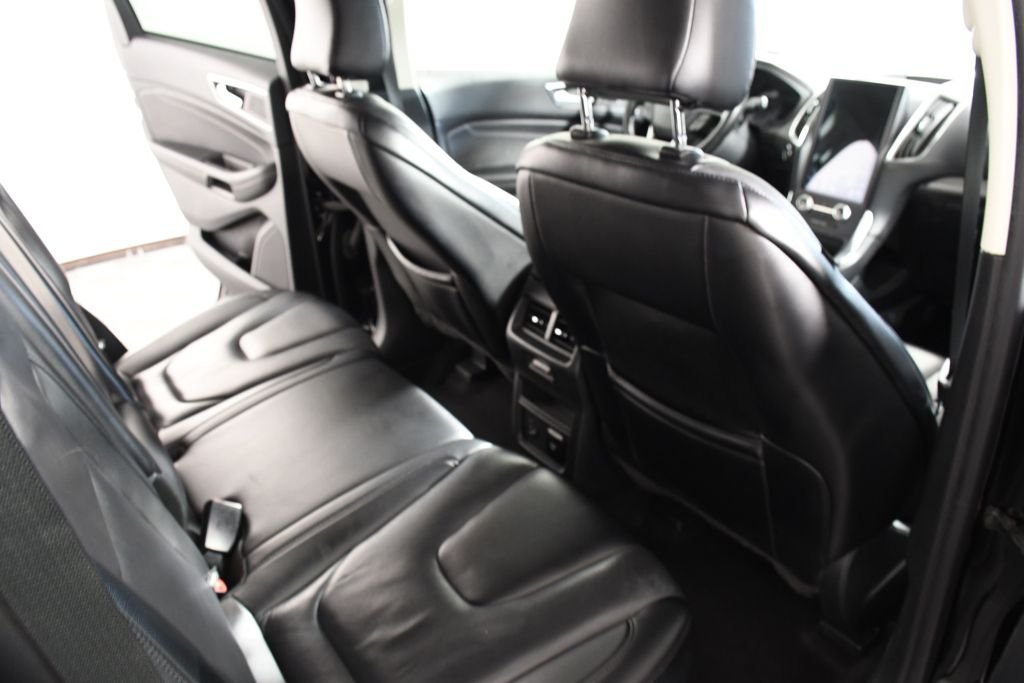 Used 2022 Agate Black Metallic Ford Titanium image 22