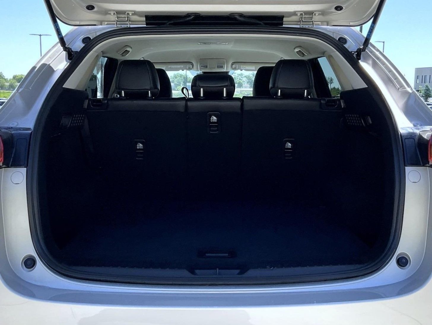 Used 2025 Silver Mazda 2.5 S Select Package image 22
