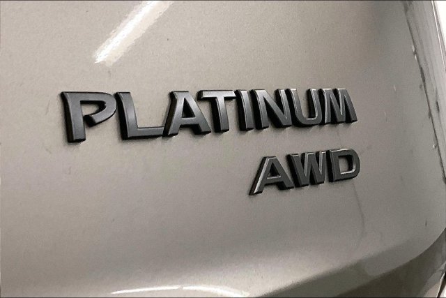 Used 2024 Champagne Silver Metallic Nissan Platinum image 9