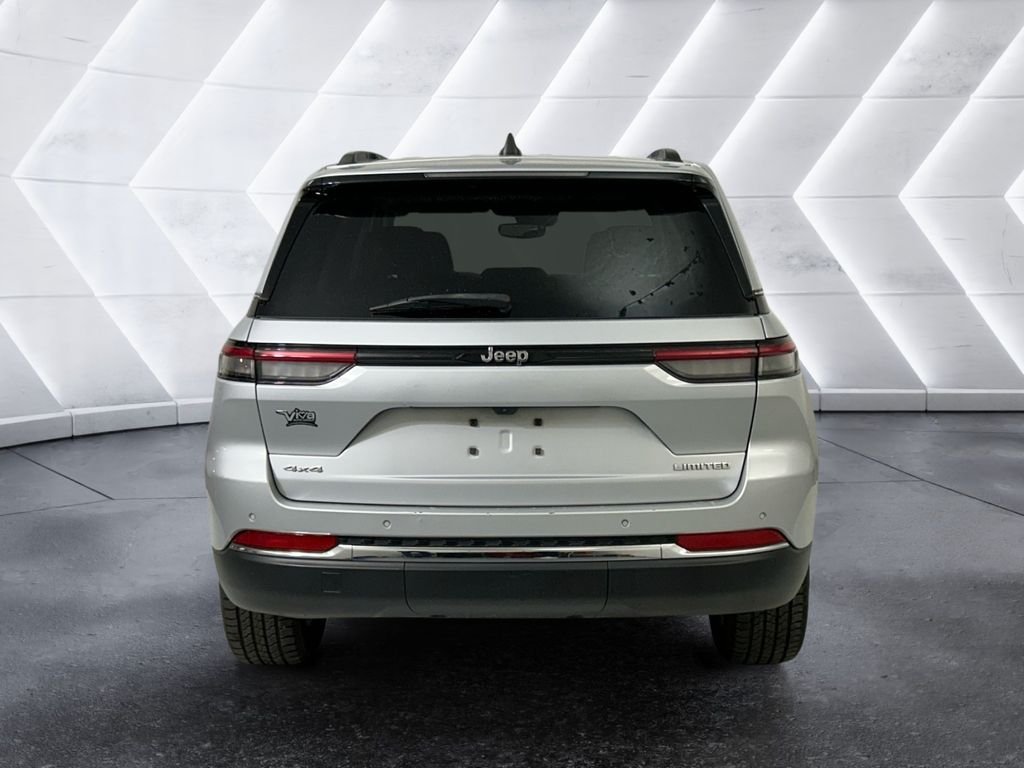 Used 2023 Silver Jeep Limited image 5