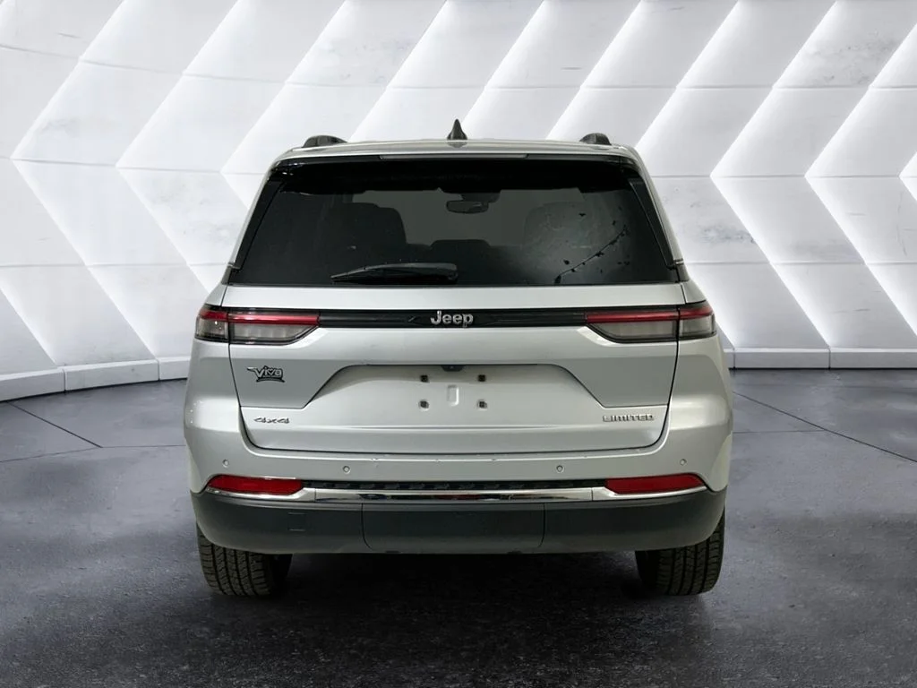 Used 2023 Silver Jeep Limited image 5