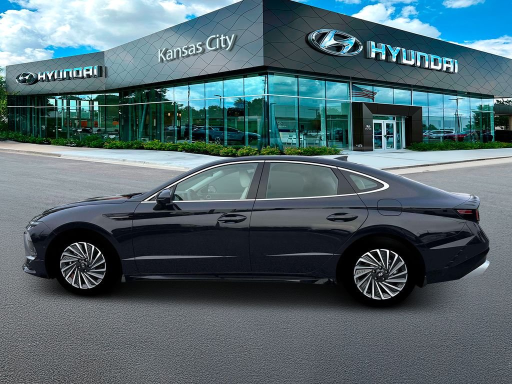 New 2026 Carbon Blue Hyundai Limited image 3