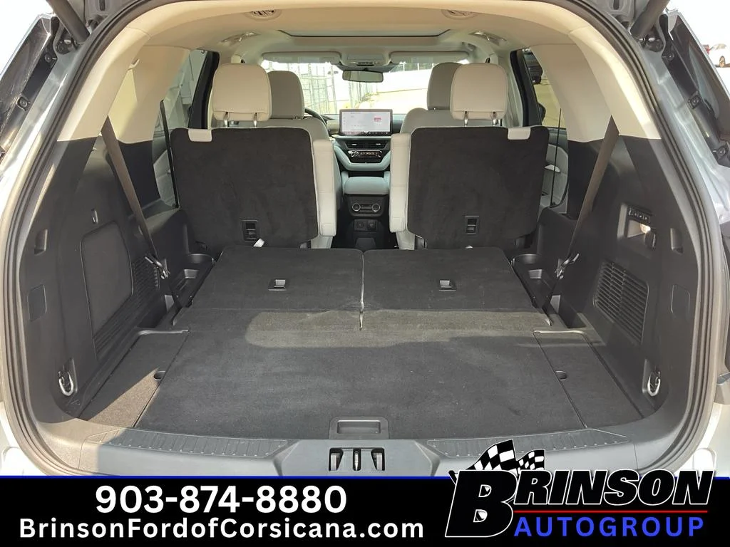 Used 2025 Iconic Silver Metallic Ford Platinum image 10
