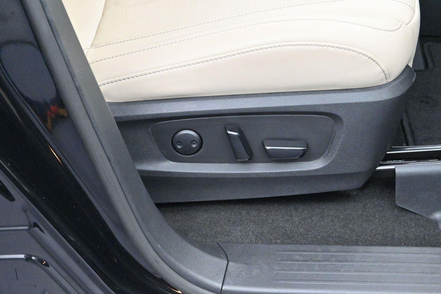 Used 2023 Mineral Black INFINITI PURE image 34