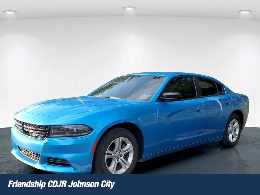 Used 2023 Blue Dodge SXT image 1