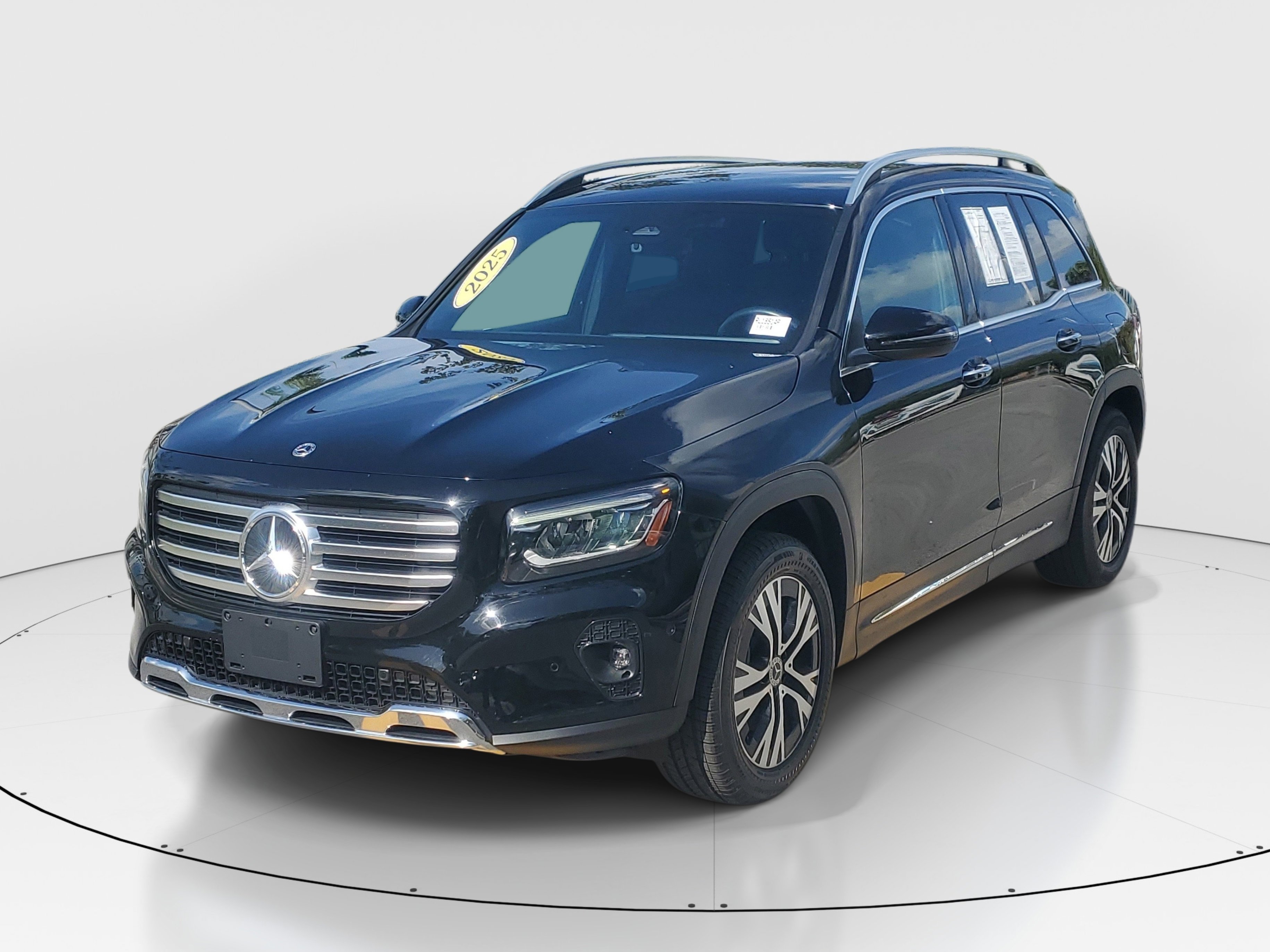 Used 2025 Black Mercedes-Benz GLB 250 image 3
