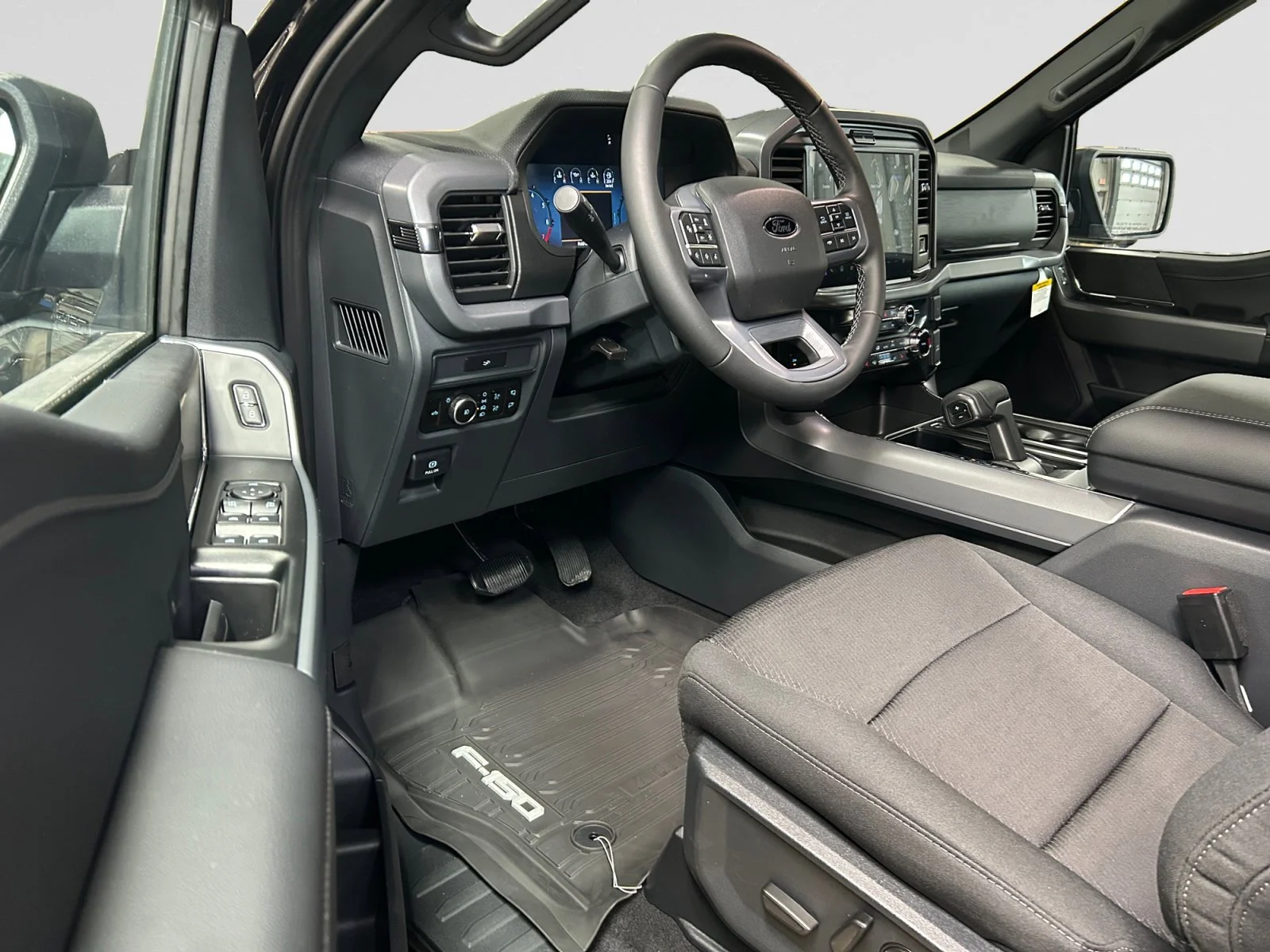 New 2026 Agate Black Metallic Ford XLT image 13