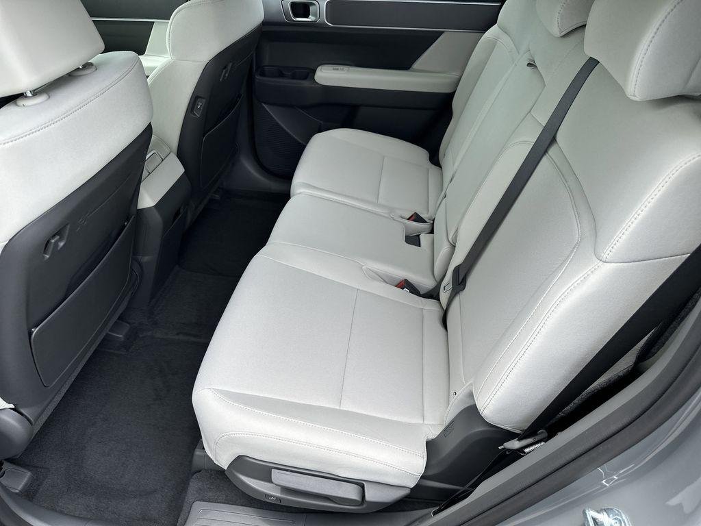 New 2026 Hampton Gray Hyundai SE FWD image 20