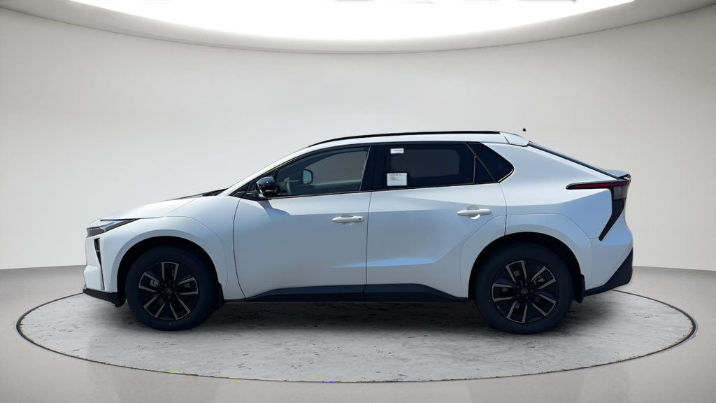 New 2026 Wind Chill Pearl Toyota XLE image 11