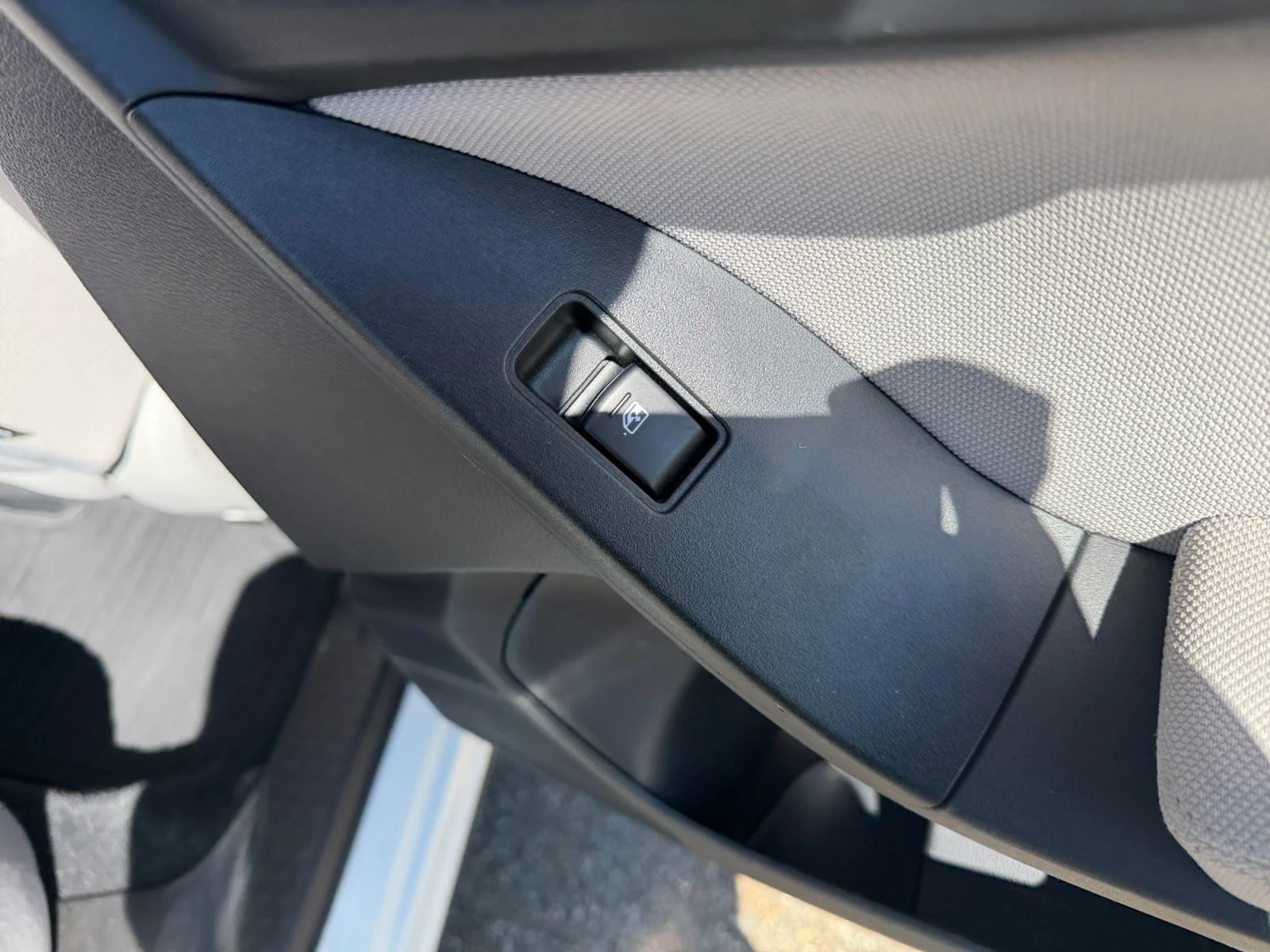 Used 2015 Satin White Pearl Subaru 2.5i Premium image 37
