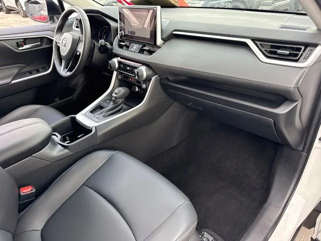Used 2025 Beige Toyota XLE Premium image 22
