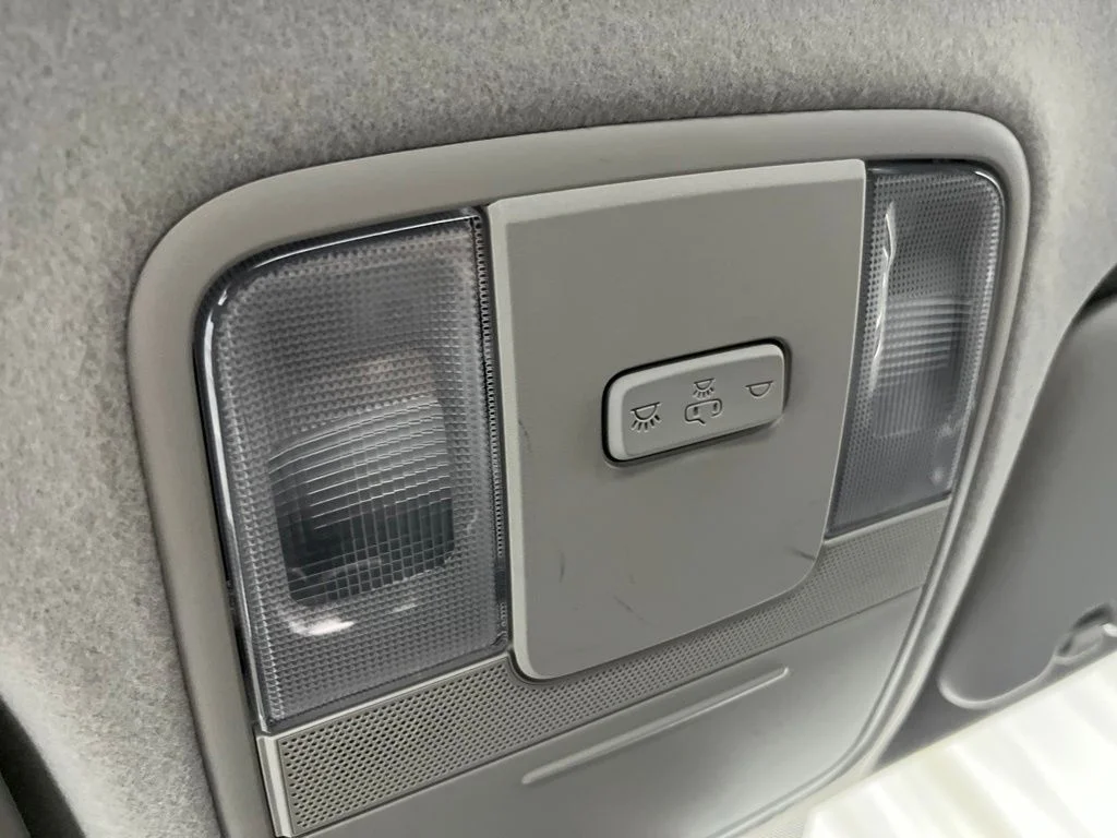 Used 2023 White Kia LXS image 15