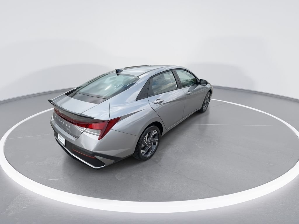 Certified Used 2025 Silver Hyundai SEL Sport image 8