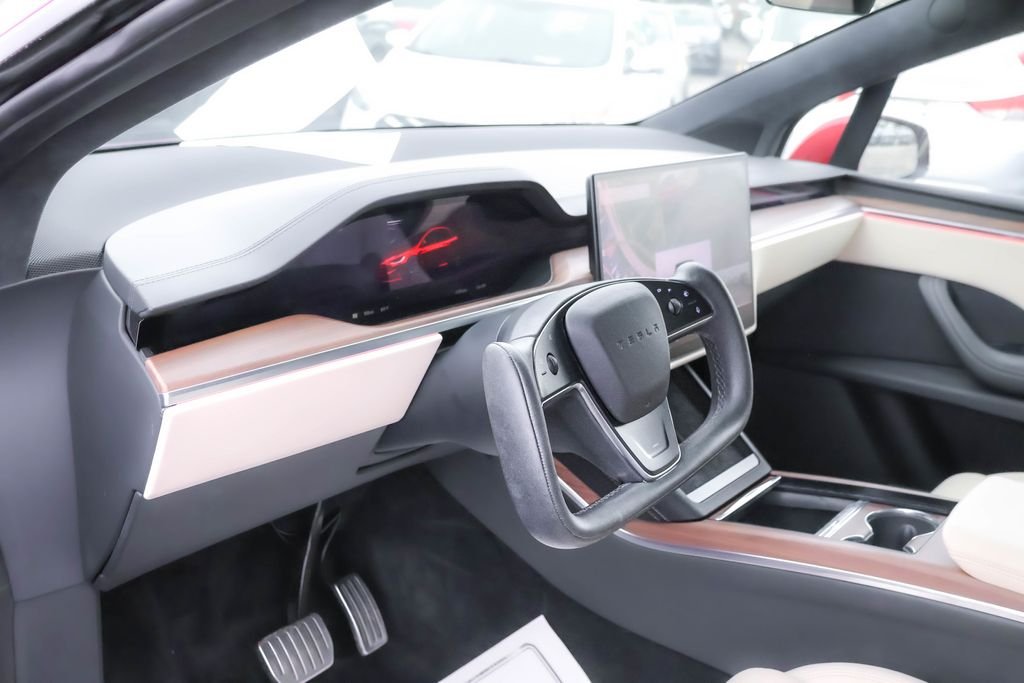 Used 2024  Tesla Base image 3