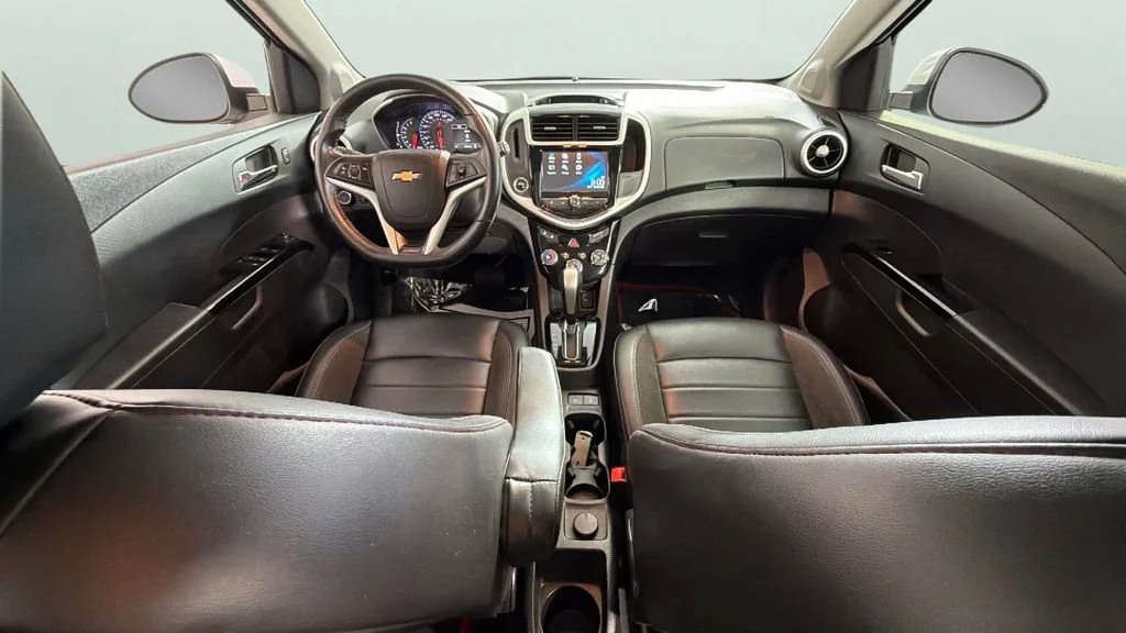 Used 2017 SUMMIT WHITE Chevrolet Premier image 32