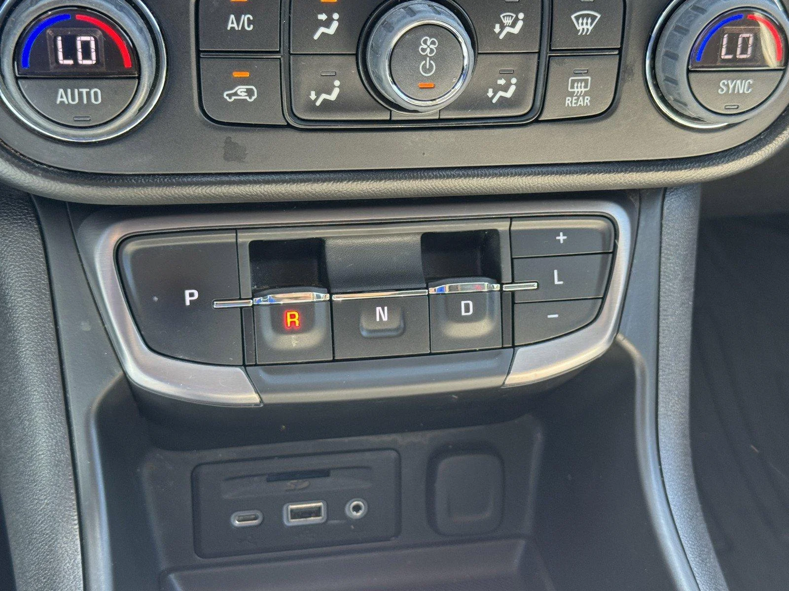 Used 2022 QUICKSILVER METALLIC GMC AT4 image 20