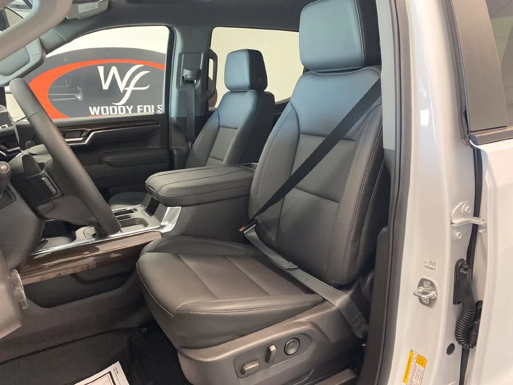 New 2026 Summit White Chevrolet LT Trail Boss image 14