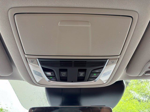 New 2026 Liquid Carbon Metallic Acura Technology Package image 21