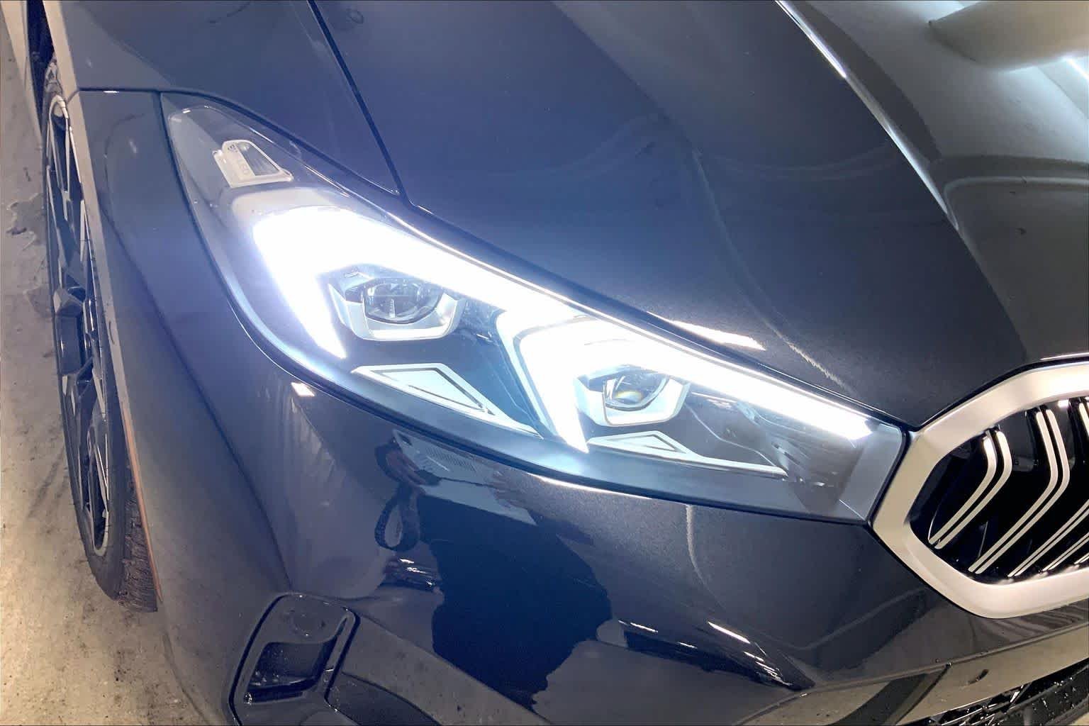 New 2026 Black Sapphire Metallic BMW 330i xDrive image 13