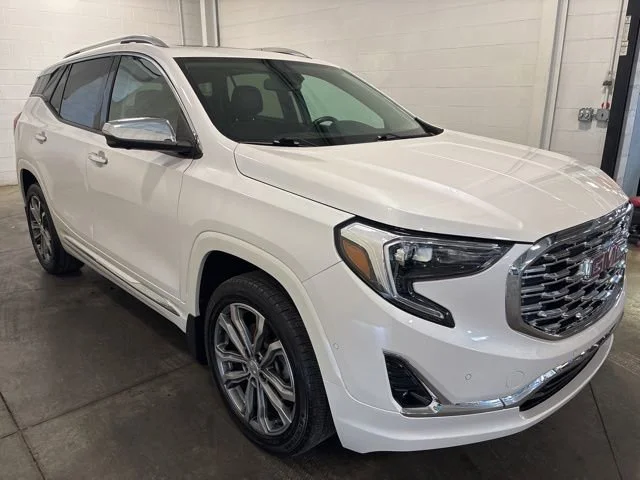 Used 2020 WHITE FROST TRICOAT GMC Denali image 3
